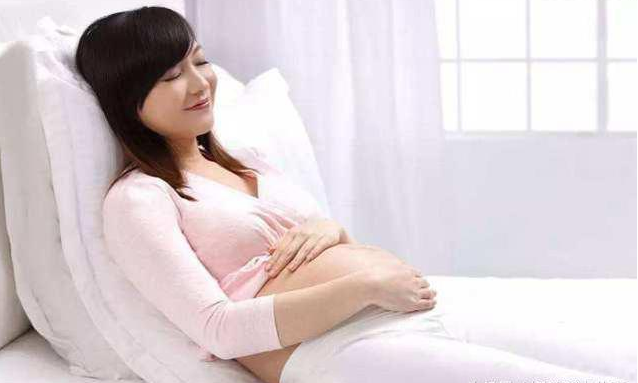 很多生產(chǎn)知識存在誤區(qū)，準(zhǔn)媽媽最好都不要相信，要聽醫(yī)生安排