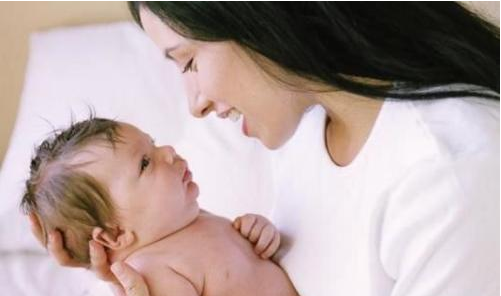 出現(xiàn)這些情況，醫(yī)生建議孕媽不要糾結，應該果斷選擇剖腹產(chǎn)